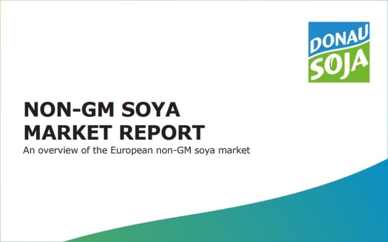 DS-newsletter-October26-Market Report Cover of the Donau Soja Non-GM Soya Market Report, with the report title, logo and blue-green curved design.
